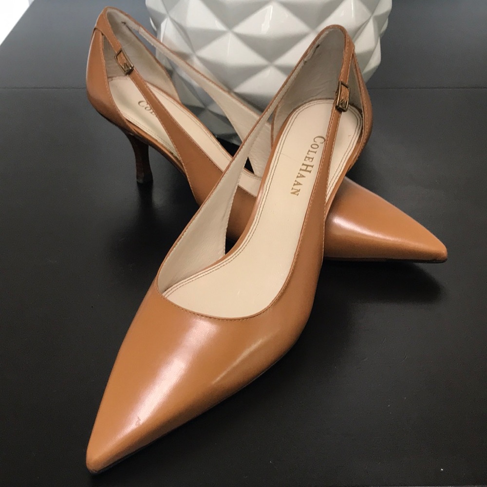 NWOB Cole Haan tan leather pumps
